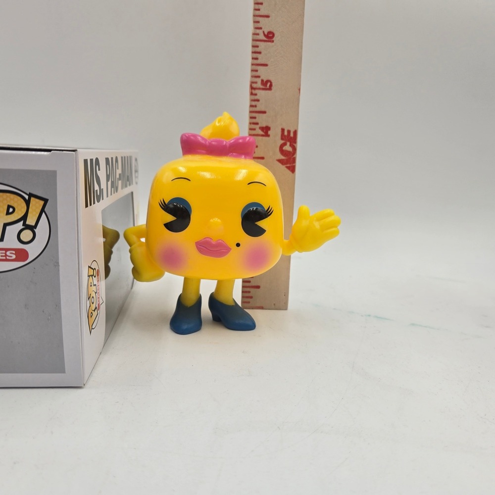 Funko Pop Games Ms Pac-Man 82 Vinyl Figure Arcade Retro Gaming Yellow - Picture 8 of 8